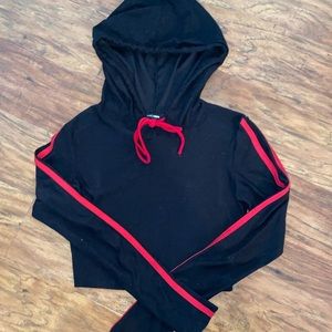 Women’s cropped long sleeve tee